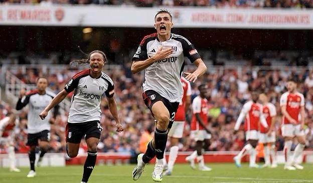 天天盈球-【观察】高价补强没变强 瞎整活的阿森纳什么情况？