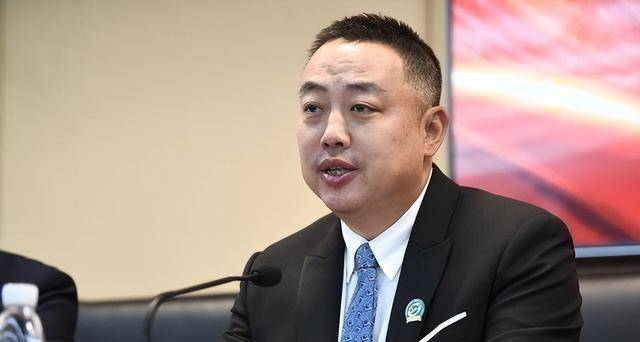 有种人生赢家叫刘国梁，辞职乒协主席短短10个月，早已走上光明大道|国乒|乒乓球|商业|演讲者|青少年_新浪体育_新浪新闻