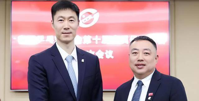 有种人生赢家叫刘国梁，辞职乒协主席短短10个月，早已走上光明大道|国乒|乒乓球|商业|演讲者|青少年_新浪体育_新浪新闻