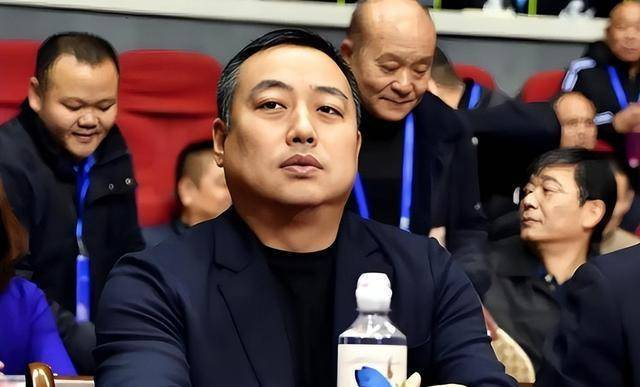 有种人生赢家叫刘国梁，辞职乒协主席短短10个月，早已走上光明大道|国乒|乒乓球|商业|演讲者|青少年_新浪体育_新浪新闻