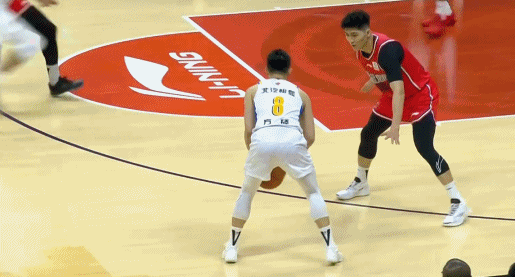 天天盈球-渐入佳境！麦基9中8轰19分7板 举火烧天隔扣陈国豪引关注